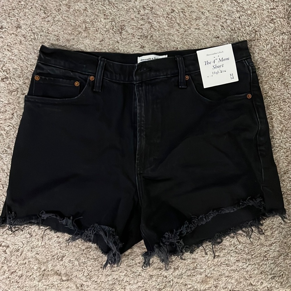Abercrombie & Fitch 4” Mom Short- Black